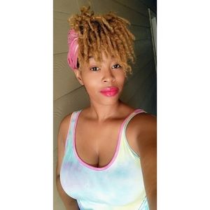 Meet your Posher, Monecia